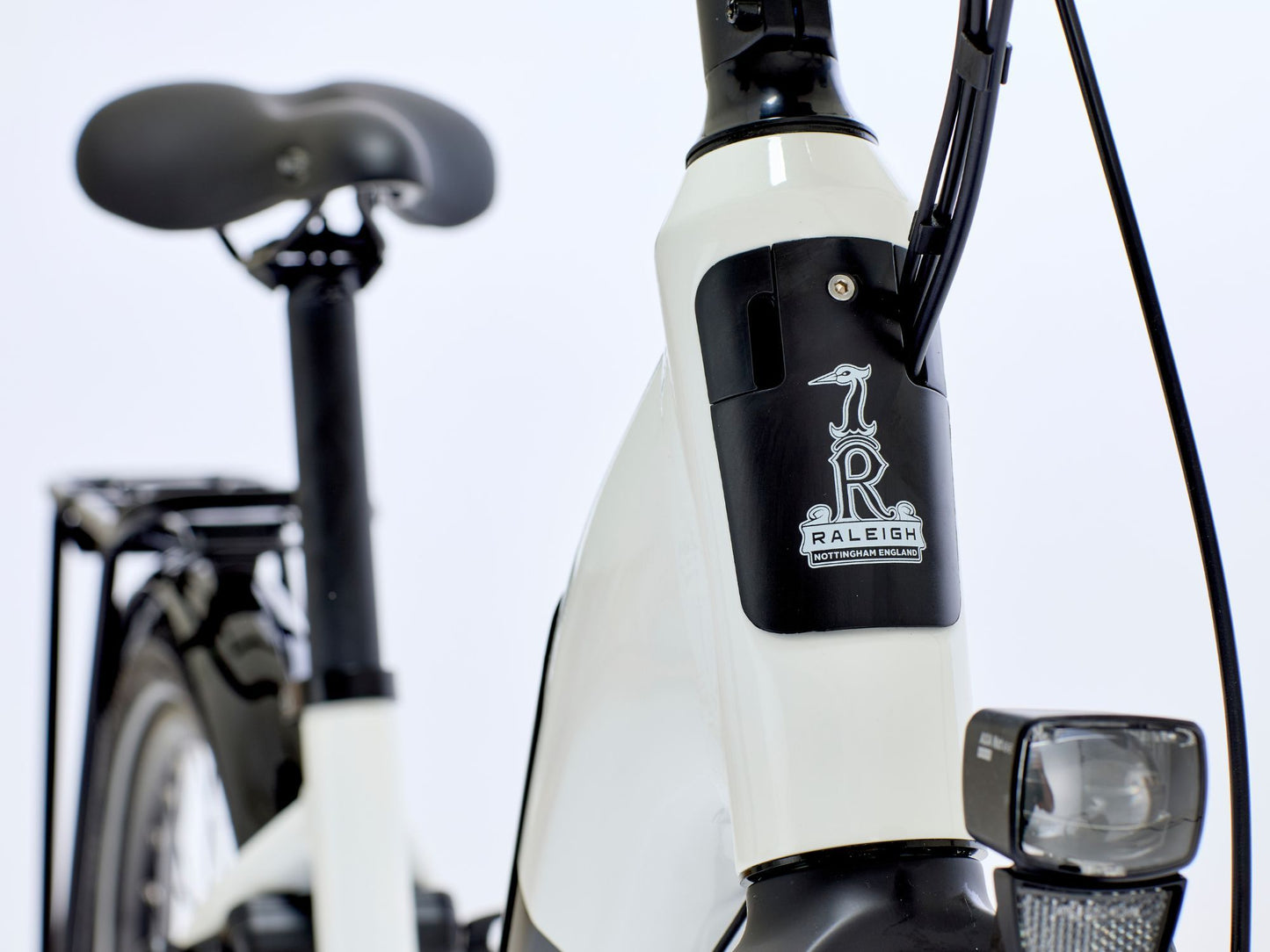RALEIGH Motus Ltd - Derailleur Gear Electric Bike (white) 2026