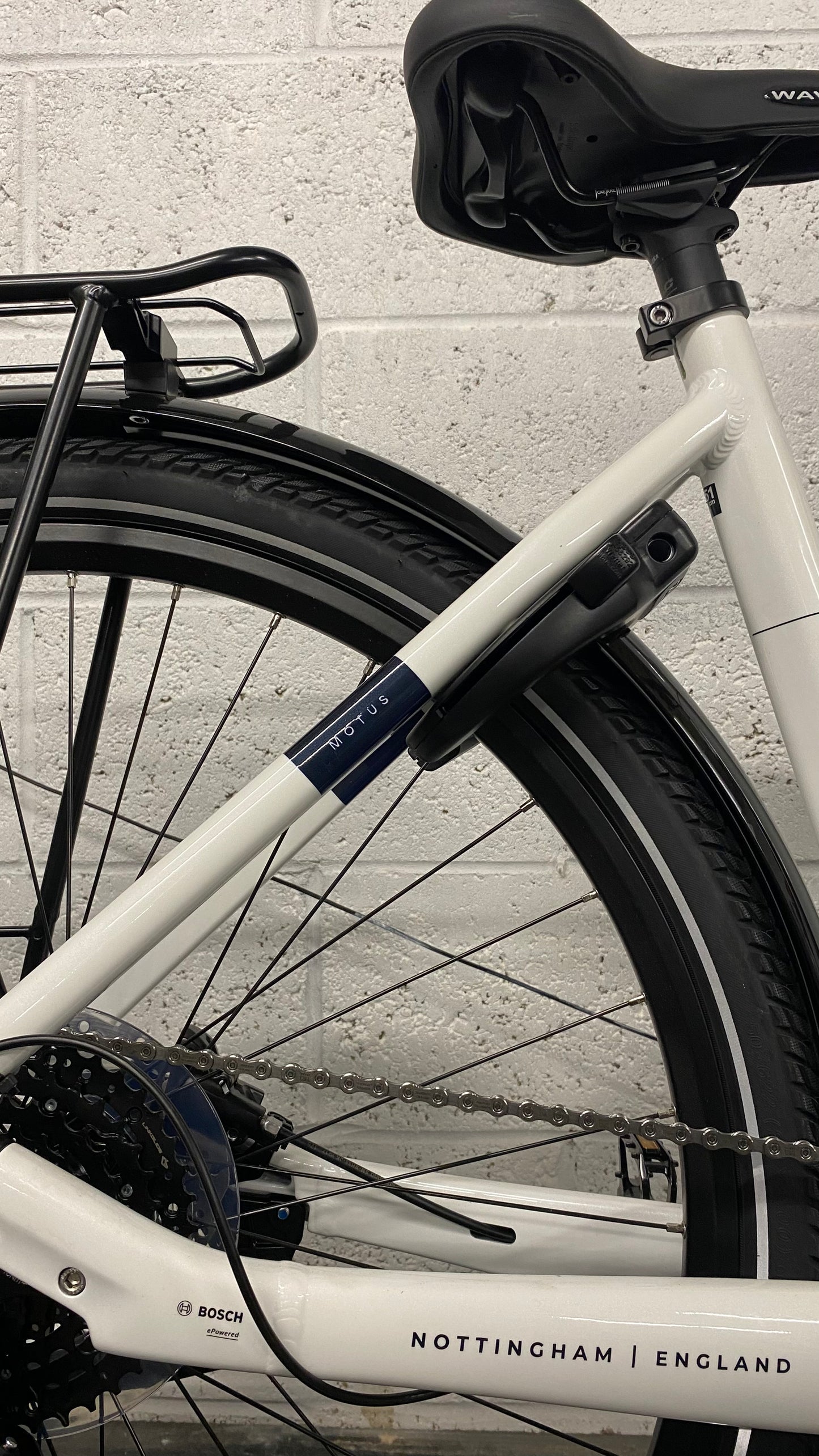 RALEIGH Motus Ltd - Derailleur Gear Electric Bike (white) 2026