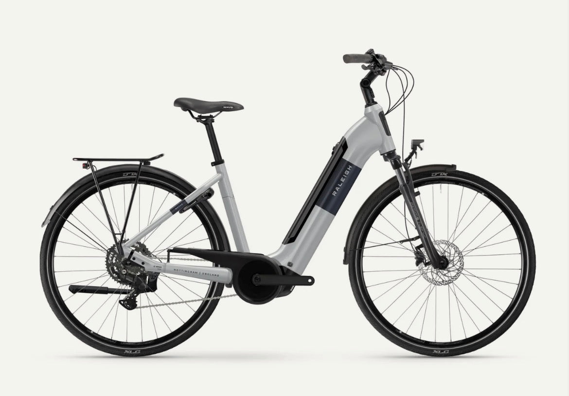 RALEIGH Motus Ltd - Derailleur Gear Electric Bike (white) 2026