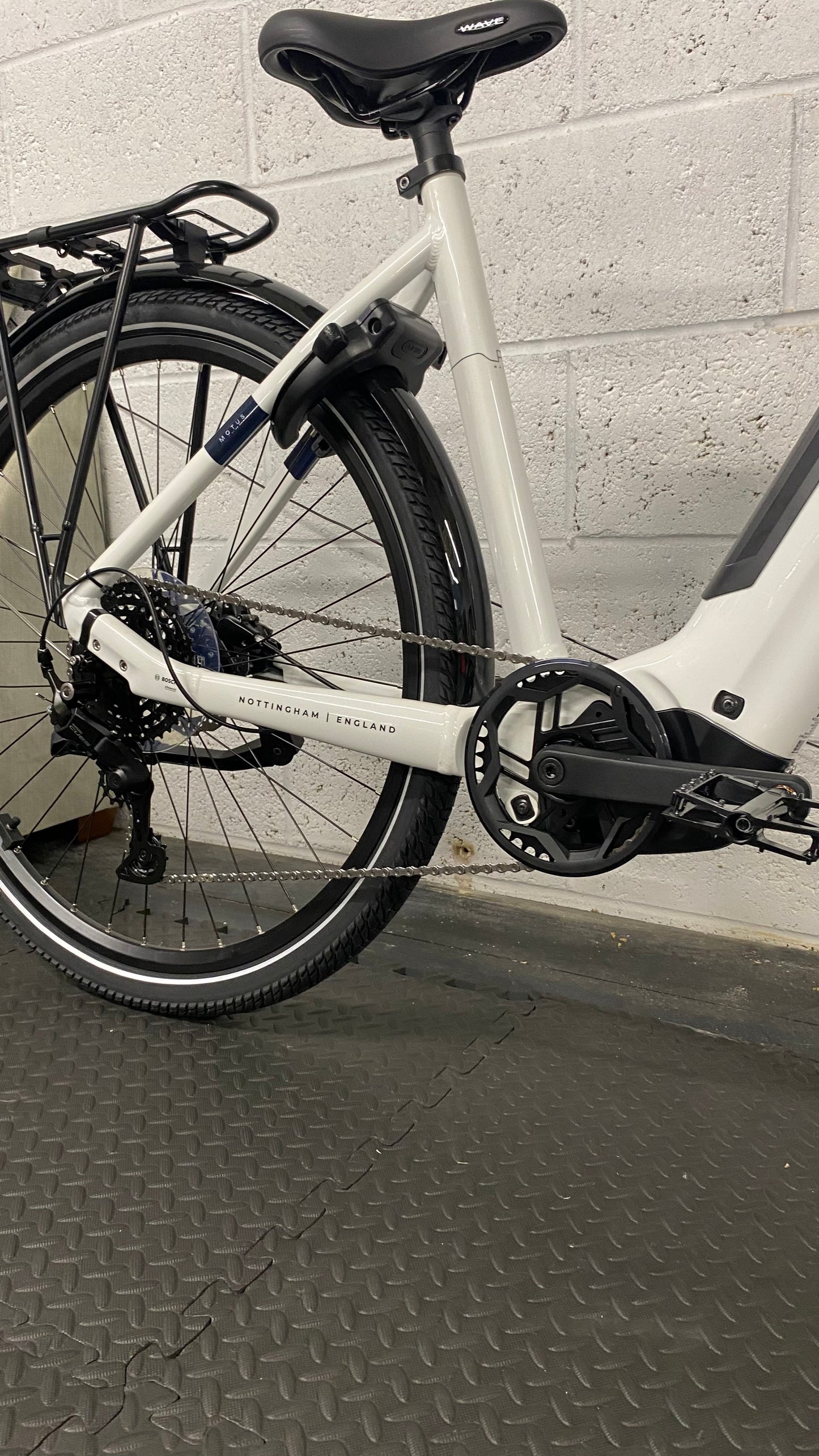 RALEIGH Motus Ltd - Derailleur Gear Electric Bike (white) 2026