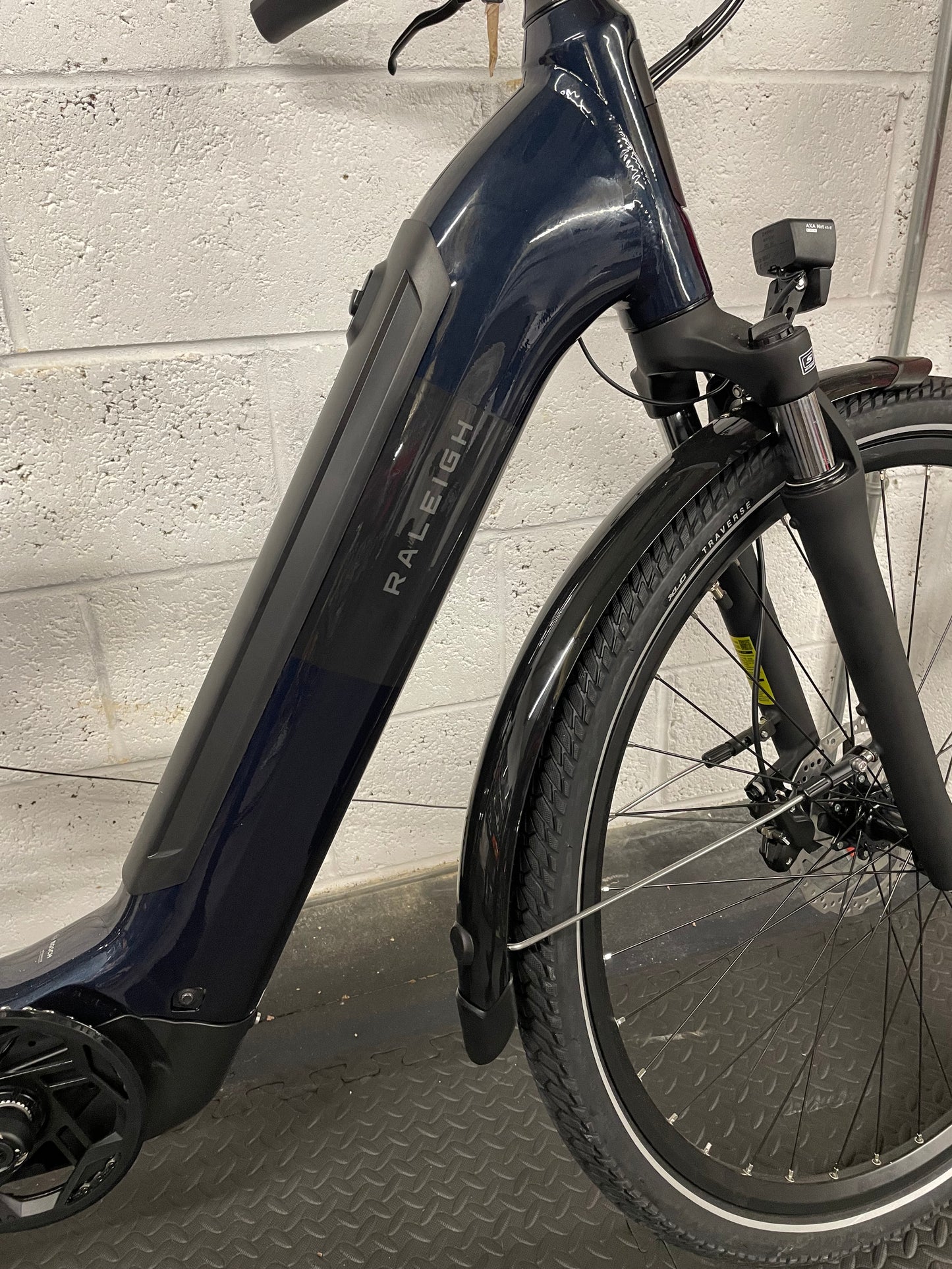 RALEIGH Motus Ltd - Derailleur Gear Electric Bike 2026 Blue