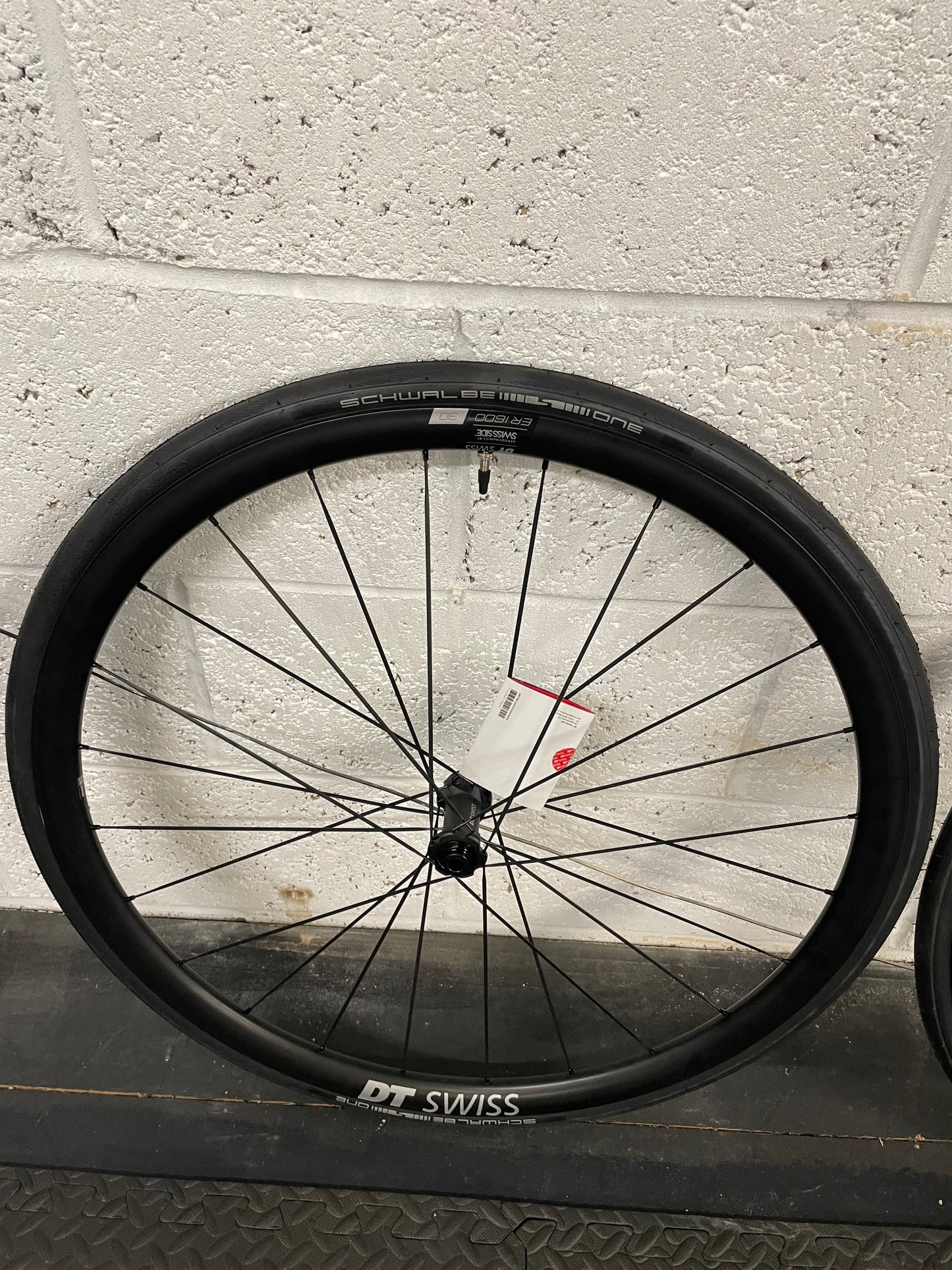 DT Swiss DR 1600 ER 40 lightweight aluminium TLR Wheelset Brand New With New Tyres