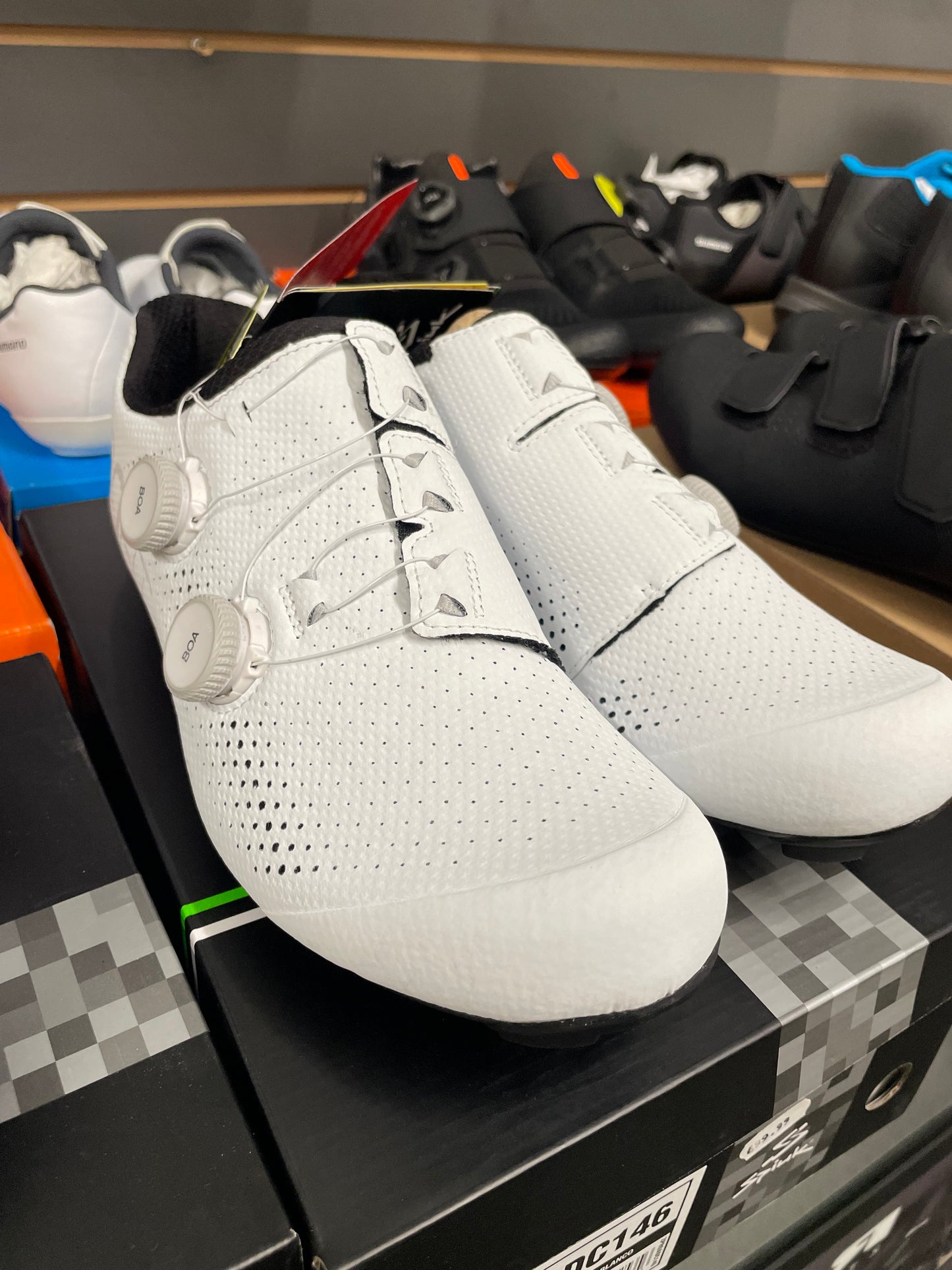 SPUIK PROFIT Advance White carbon road Shoes size EU 45 AND 46