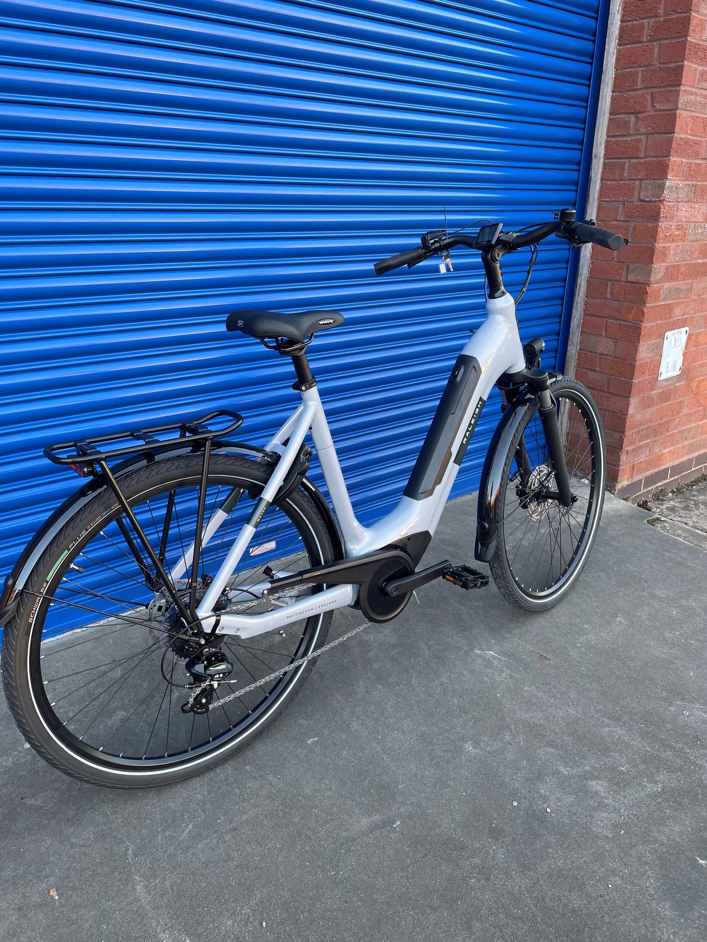 RALEIGH Motus Ltd - Derailleur Gear Electric Bike