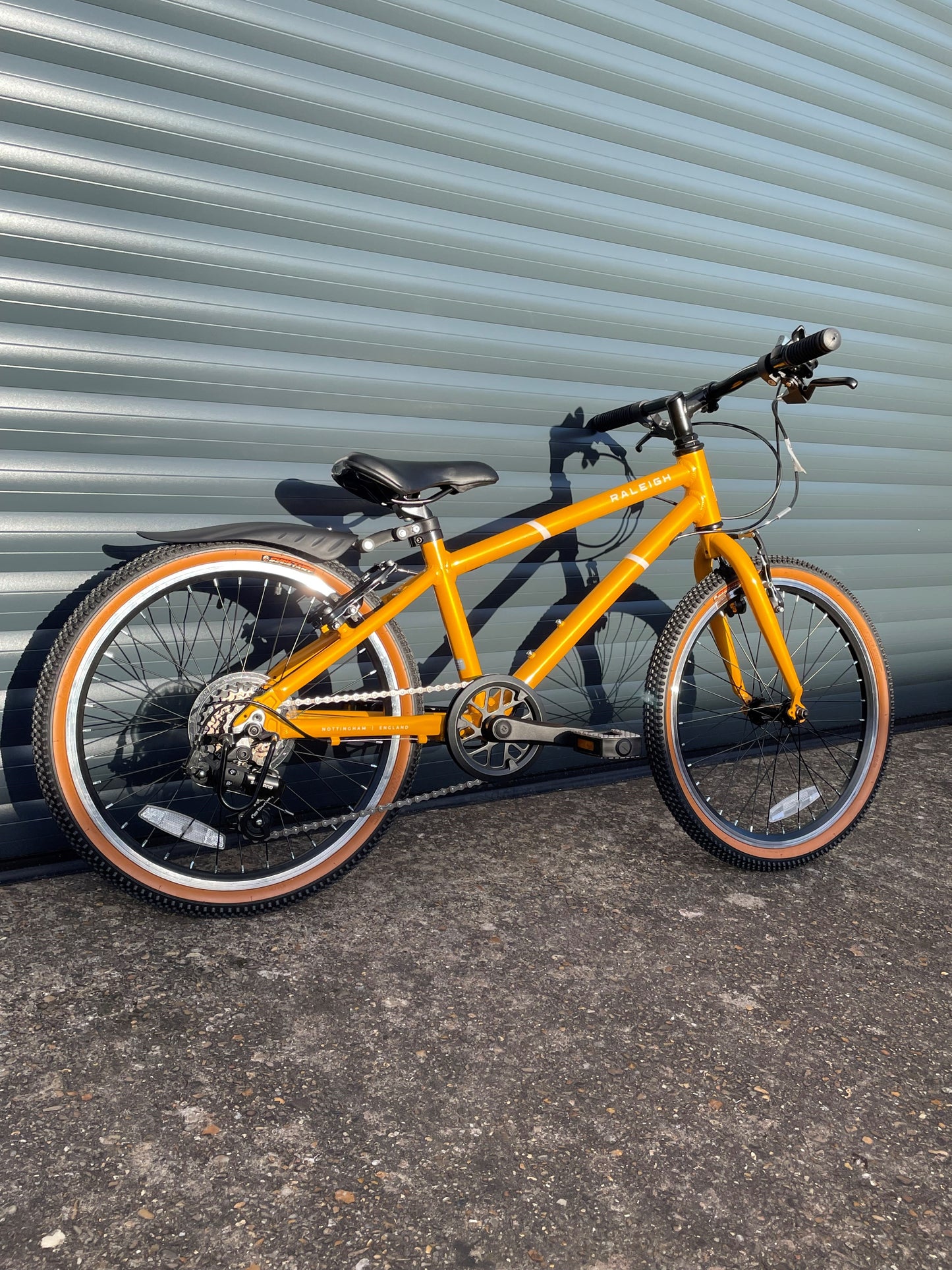 RALEIGH POP 20inch kids bike (yellow) 11 inch frame